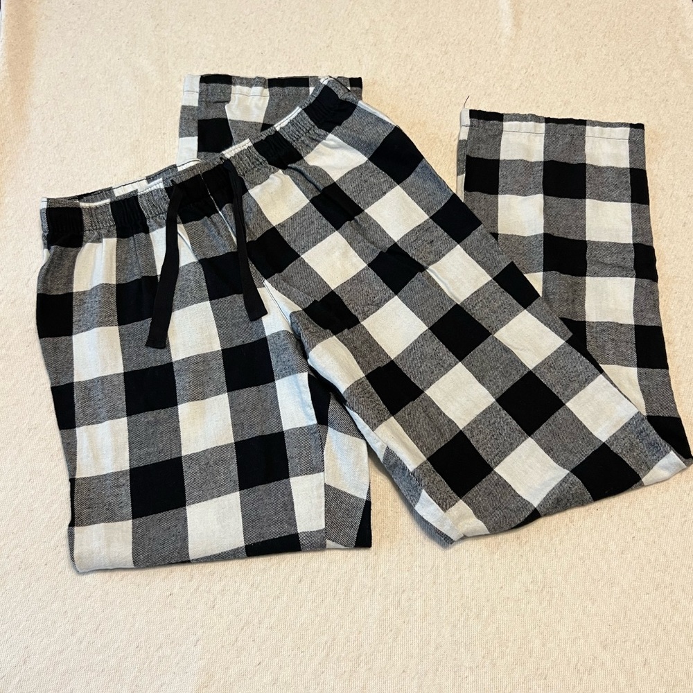 Old Navy Flannel Pants Black and White Buffalo Plaid Mid-Rise Size M Like New